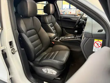 PORSCHE Macan S 360   LUFTFAHRWERK PANO 18-Wege AHK