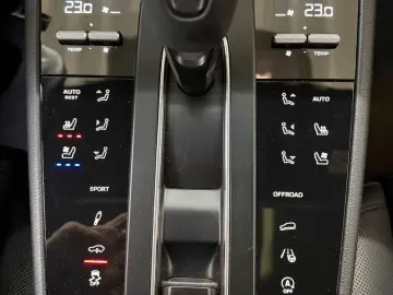 PORSCHE Macan S 360   LUFTFAHRWERK PANO 18-Wege AHK