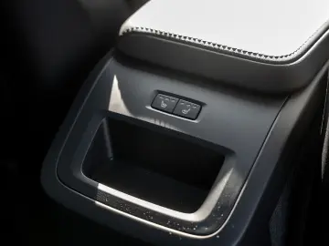 VOLVO XC60 B5 AWD Plus Dark Panrama  Head Up  360 Grad