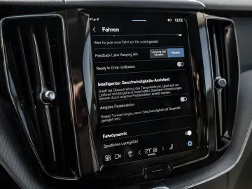 VOLVO XC60 B5 AWD Plus Dark Panrama  Head Up  360 Grad