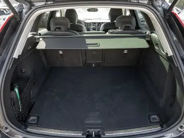 VOLVO XC60 B5 AWD Plus Dark Panrama  Head Up  360 Grad