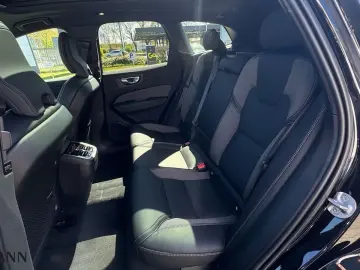 VOLVO XC60 B4 Benzin AWD Ultimate Black Edition   Pano