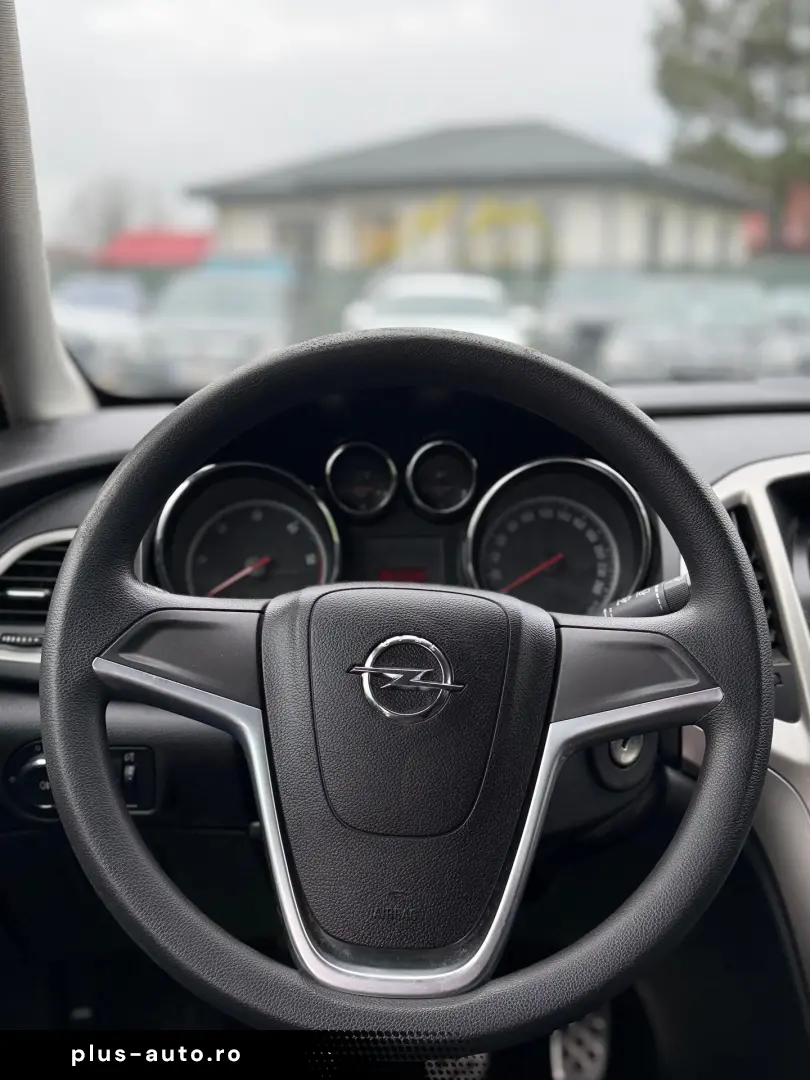 Opel Astra J
