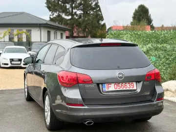 Opel Astra J