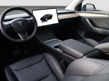 Tesla Model Y Long Range RWD Premium
