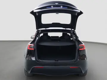 Tesla Model Y Long Range RWD Premium