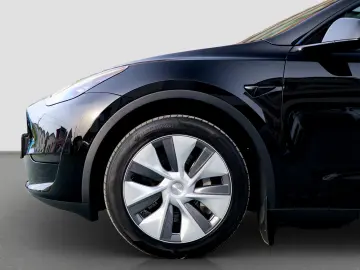 Tesla Model Y Long Range RWD Premium