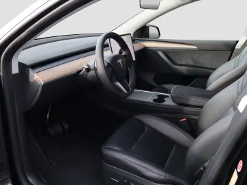 Tesla Model Y Long Range RWD Premium
