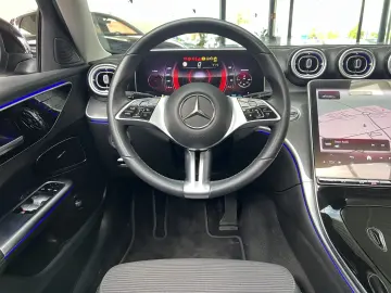 MERCEDES-BENZ C C200 Avantgarde Pano