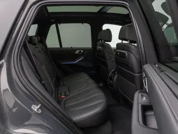 BMW X5 M60i 360  HUD H K SoftCl Panorama Sky Lounge