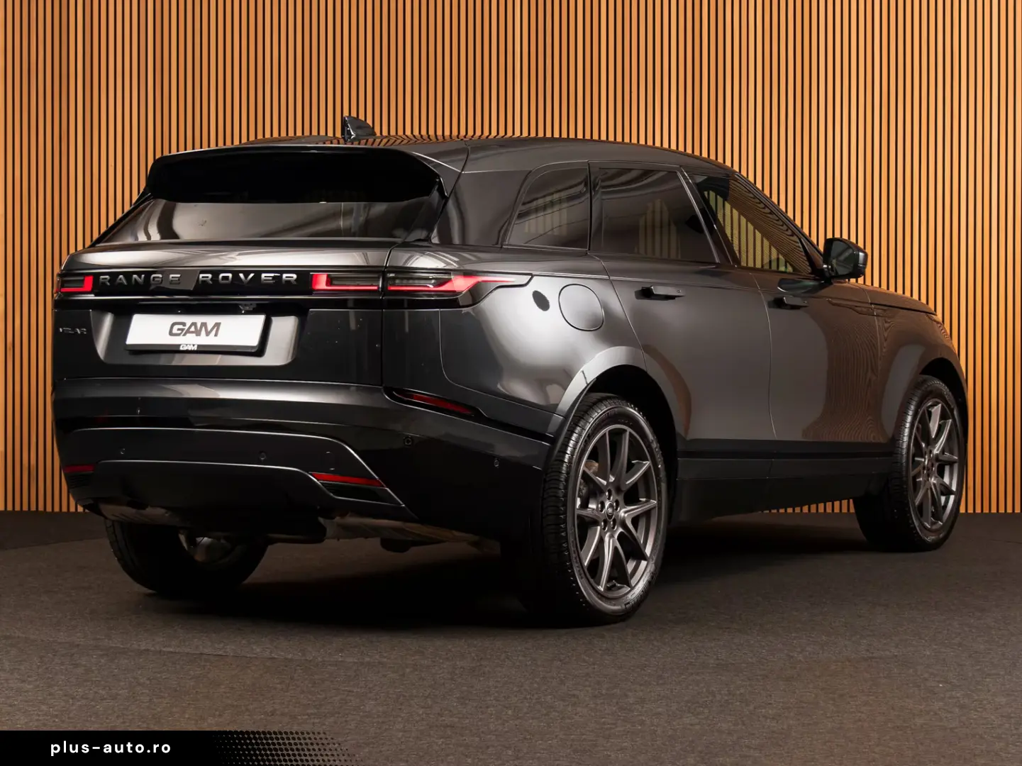 Land Rover Range Rover Velar R-DYNAMIC SE P400e PANO-21