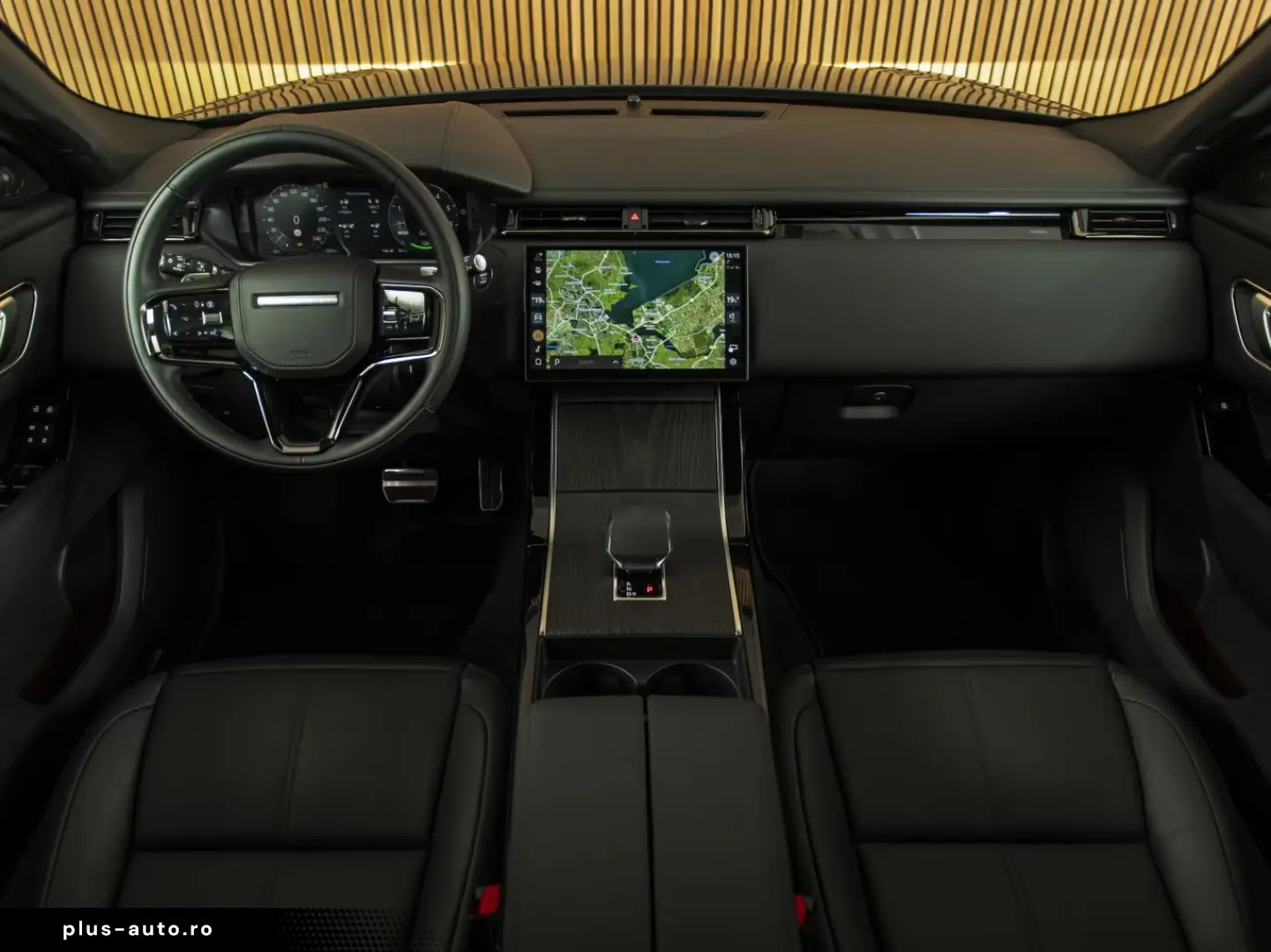 Land Rover Range Rover Velar R-DYNAMIC SE P400e PANO-21