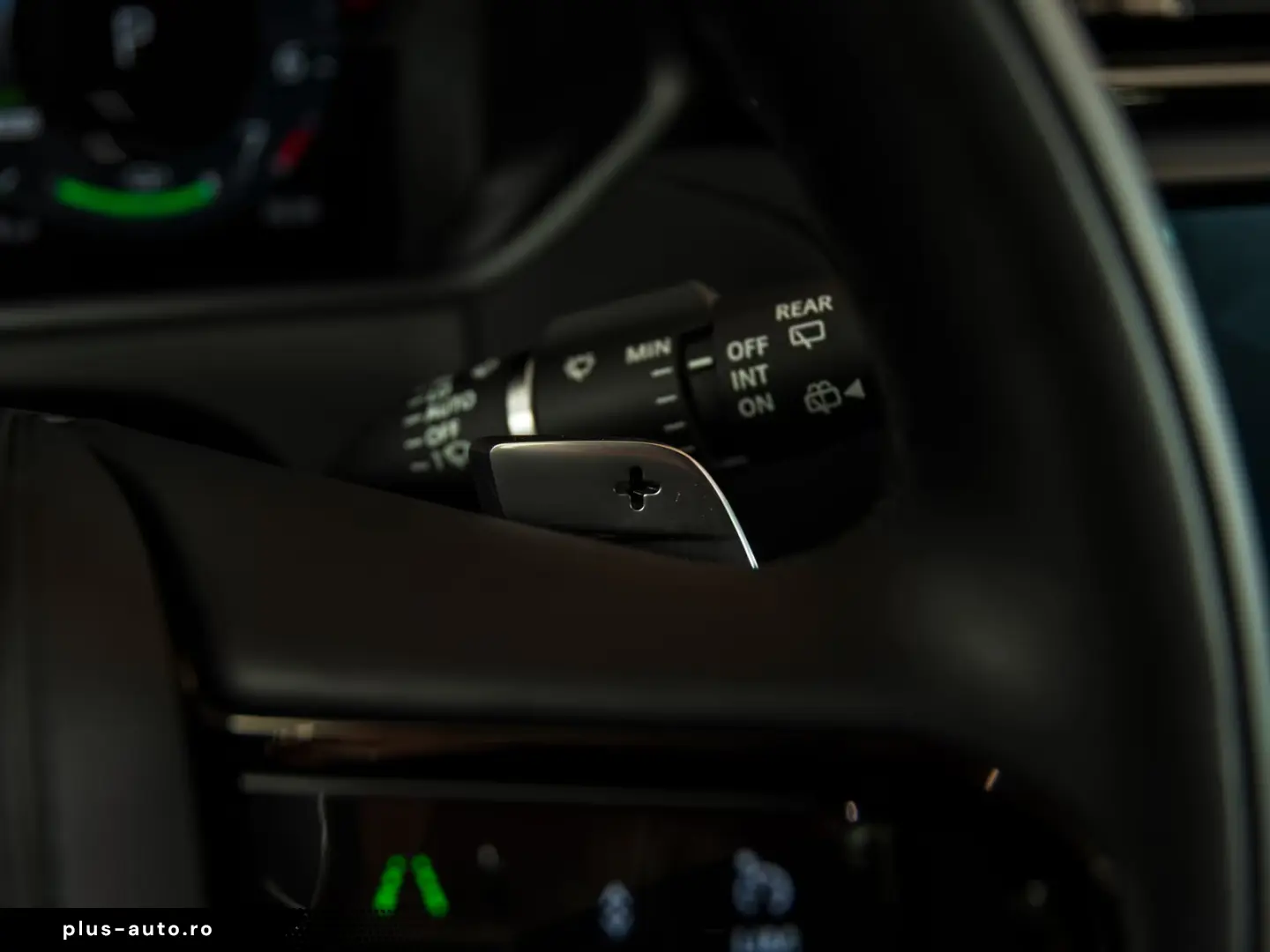 Land Rover Range Rover Velar R-DYNAMIC SE P400e PANO-21
