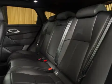 Land Rover Range Rover Velar R-DYNAMIC SE P400e PANO-21