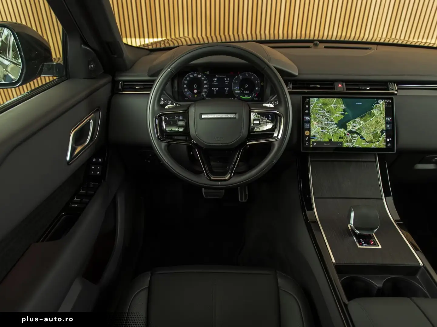 Land Rover Range Rover Velar R-DYNAMIC SE P400e PANO-21