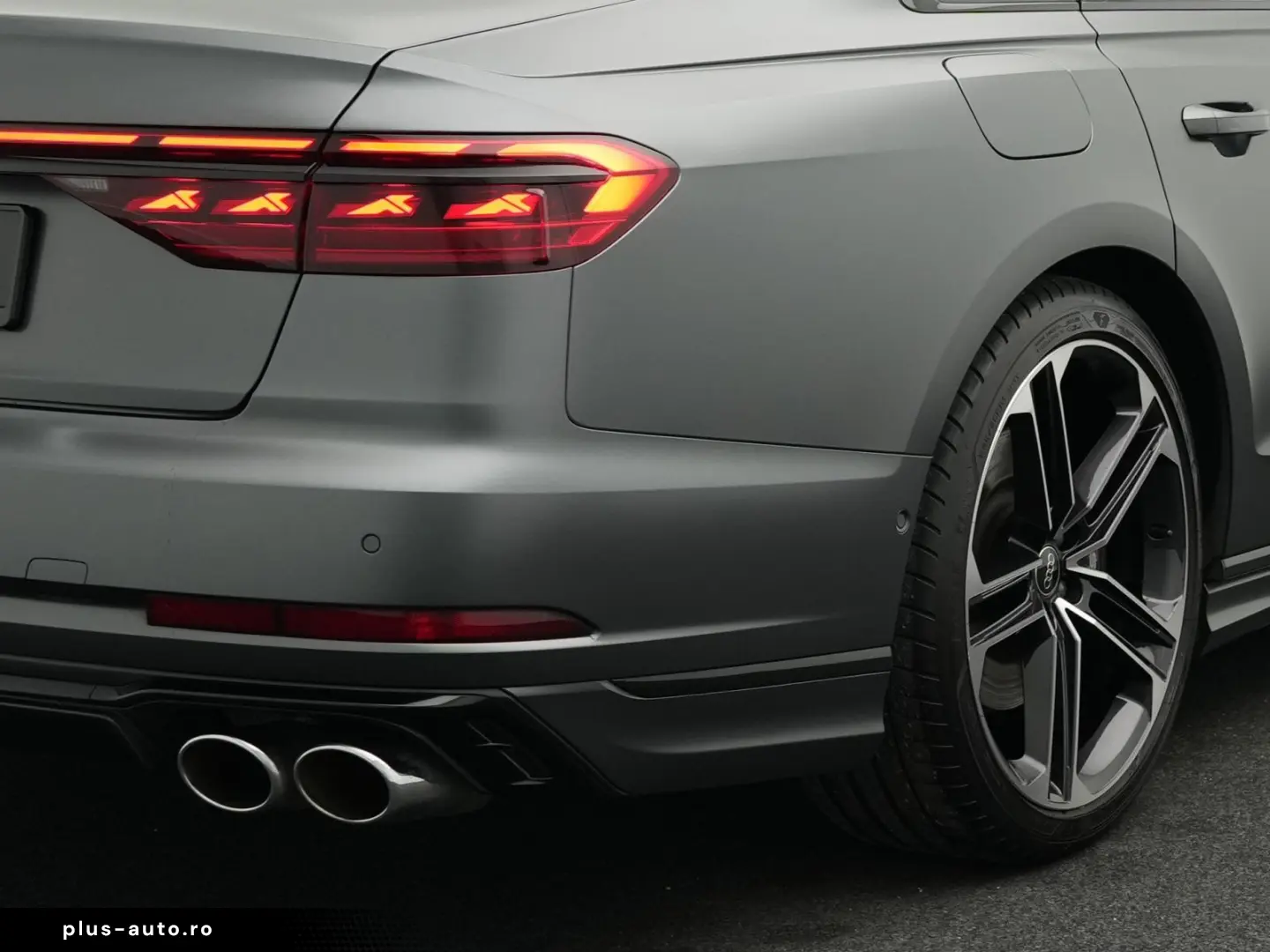 AUDI S8 TFSI quattro  MATRIX PANO AHK B&O StdHz