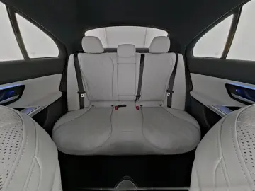 Mercedes-Benz E 220 d AMG Superscreen Airmatic HAL360