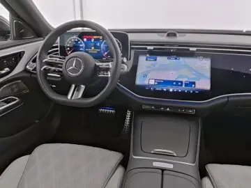 Mercedes-Benz E 220 d AMG Superscreen Airmatic HAL360