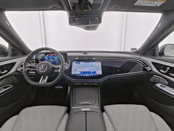Mercedes-Benz E 220 d AMG Superscreen Airmatic HAL360