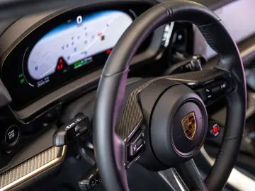 PORSCHE Cayenne Coupé 4.0 Turbo E-Hybrid GT PTS