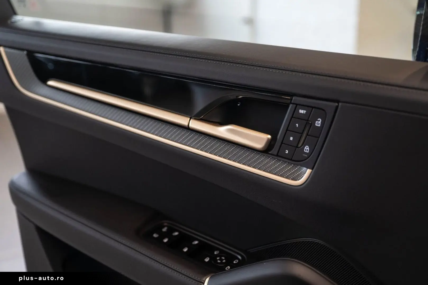 PORSCHE Cayenne Coupé 4.0 Turbo E-Hybrid GT PTS