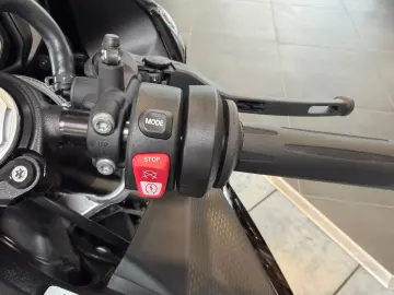 BMW S1000RR TRACK-BASE