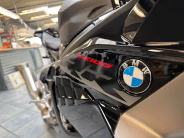 BMW S1000RR TRACK-BASE