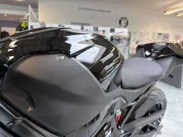 BMW S1000RR TRACK-BASE