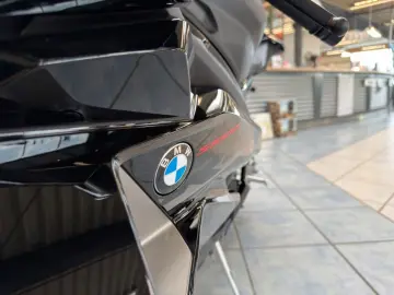 BMW S1000RR TRACK-BASE