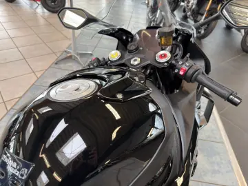 BMW S1000RR TRACK-BASE