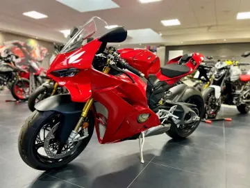 DUCATI Panigale V4 S