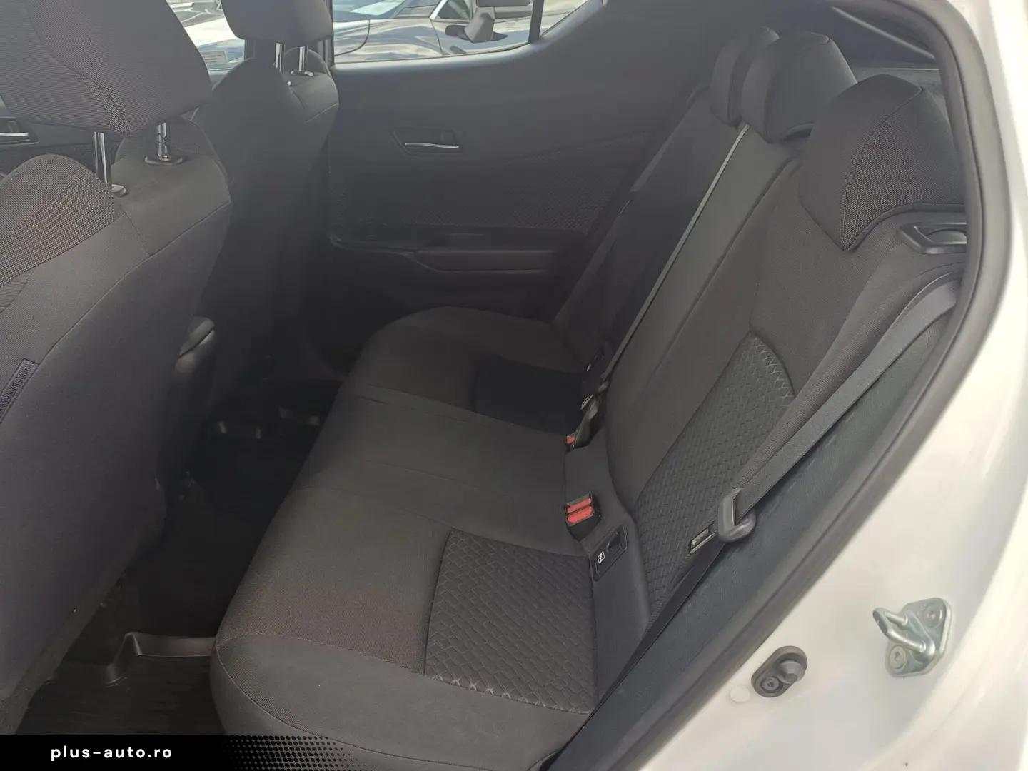 Toyota C-HR 1.8 HYBRID 122 CP CVT