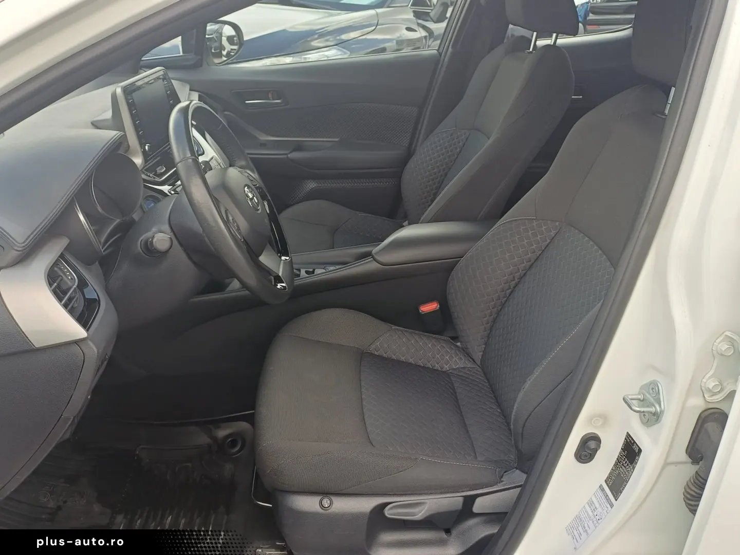 Toyota C-HR 1.8 HYBRID 122 CP CVT