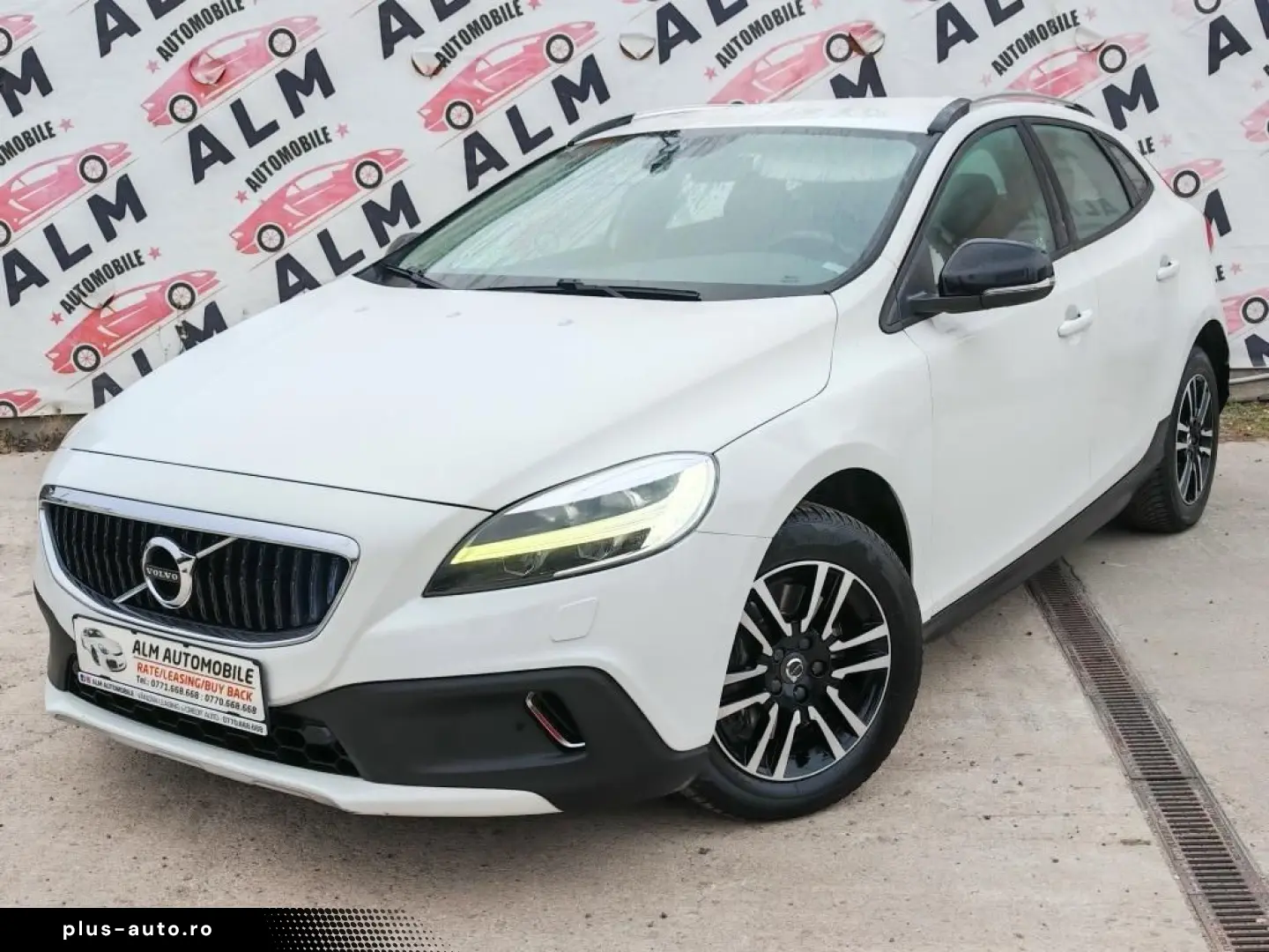 Volvo V40 Automat Crosscountry 2018 - Rate   Credit   Garant