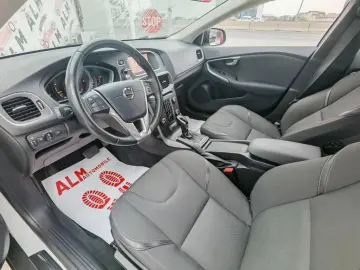 Volvo V40 Automat Crosscountry 2018 - Rate   Credit   Garant