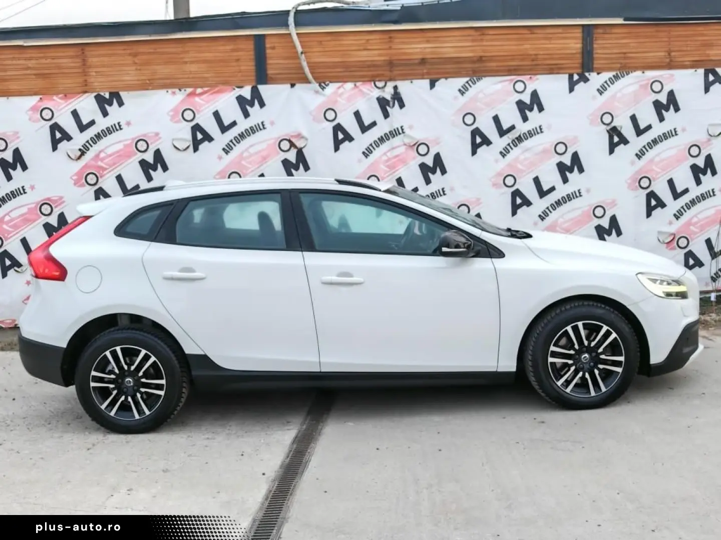 Volvo V40 Automat Crosscountry 2018 - Rate   Credit   Garant