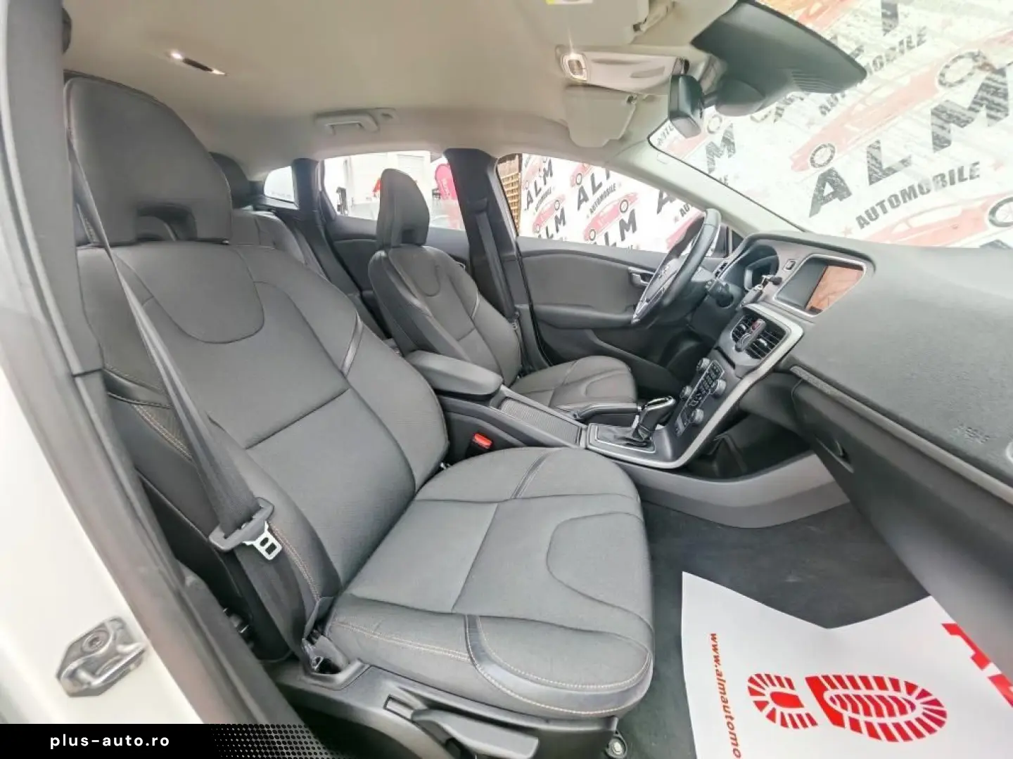 Volvo V40 Automat Crosscountry 2018 - Rate   Credit   Garant