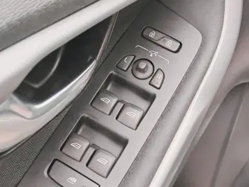 Volvo V40 Automat Crosscountry 2018 - Rate   Credit   Garant