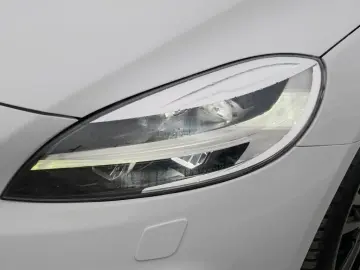 Volvo V40 Automat Crosscountry 2018 - Rate   Credit   Garant