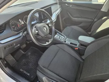 Skoda Octavia Ambition 2.0 TDi 115CP DSG