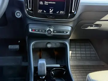 Volvo Xc-40