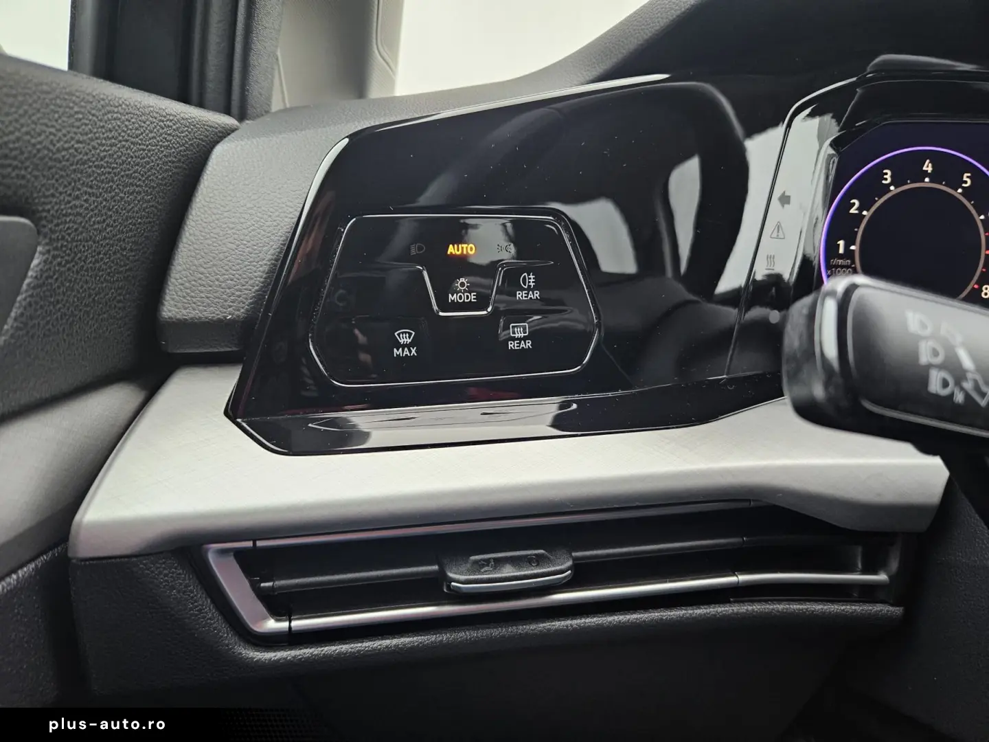 Volkswagen Golf 1.0 eTSI DSG Life