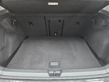 Volkswagen Golf 1.0 eTSI DSG Life