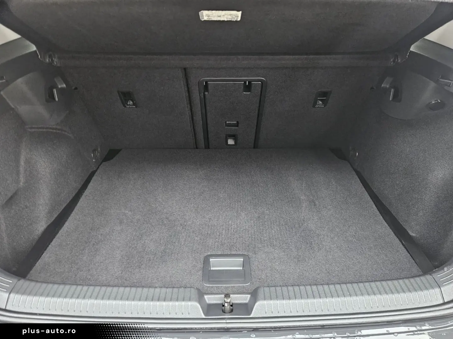 Volkswagen Golf 1.0 eTSI DSG Life