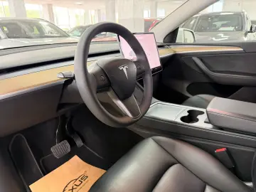 Tesla T-Model-Y
