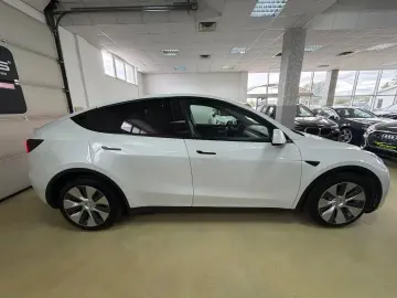 Tesla T-Model-Y