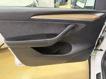 Tesla T-Model-Y