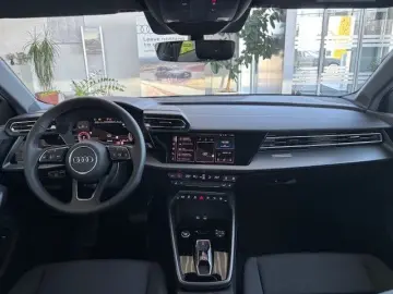 Audi A3 Limuzina 35 TFSI 150cp Stronic Mild Hybrid 2026