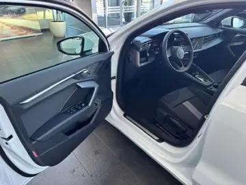 Audi A3 Limuzina 35 TFSI 150cp Stronic Mild Hybrid 2026