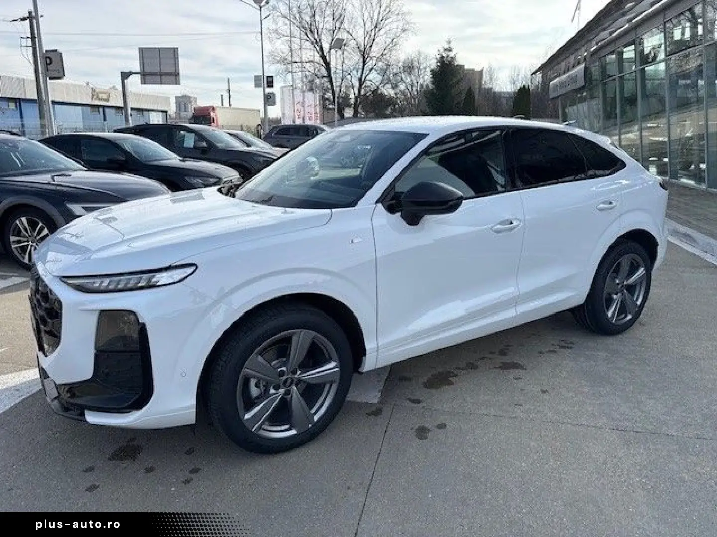 Noul Audi Q3 Sportback S Line 35 TFSI 150cp Stronic Mild Hyb